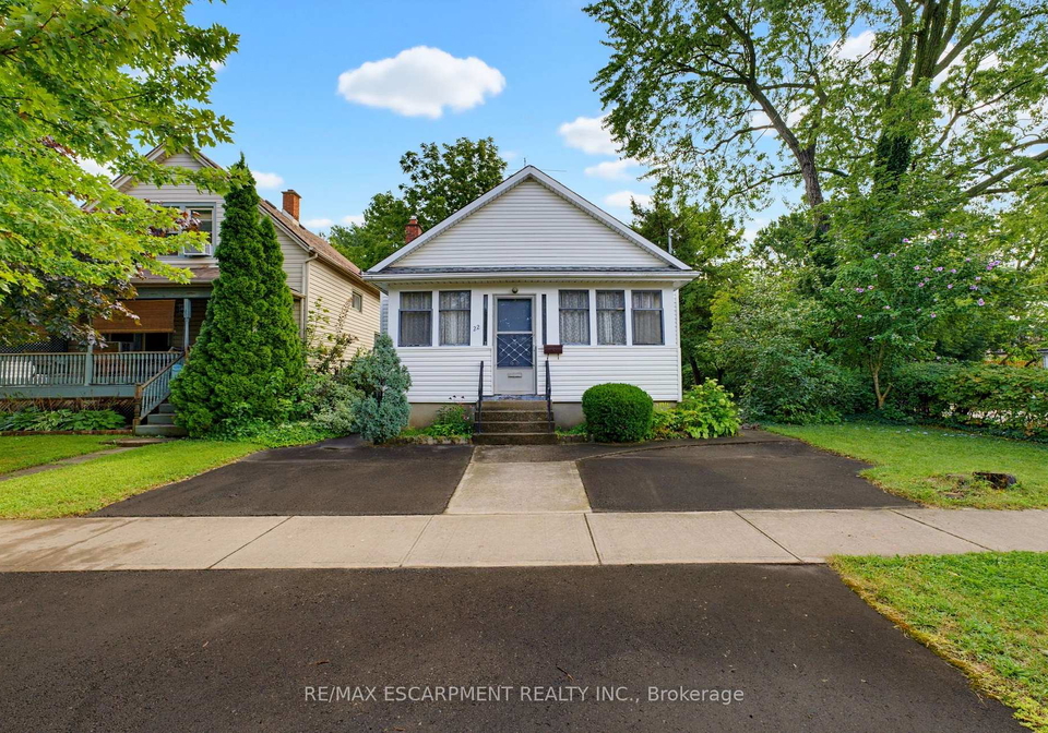 22-mildred-avenue-st-catharines-ontario-x13700720