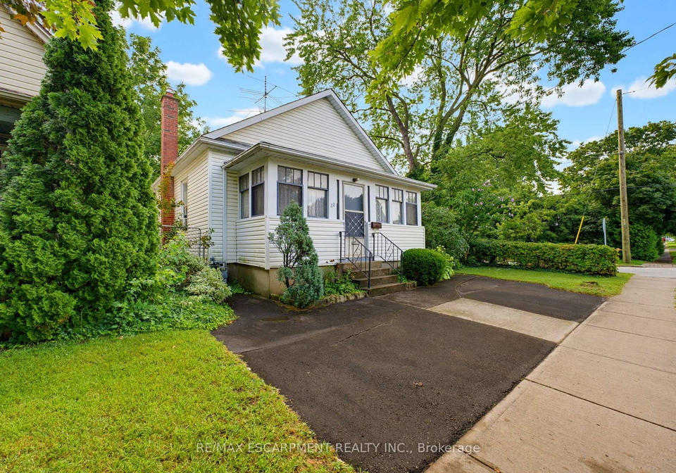 22-mildred-avenue-st-catharines-ontario-x13700720