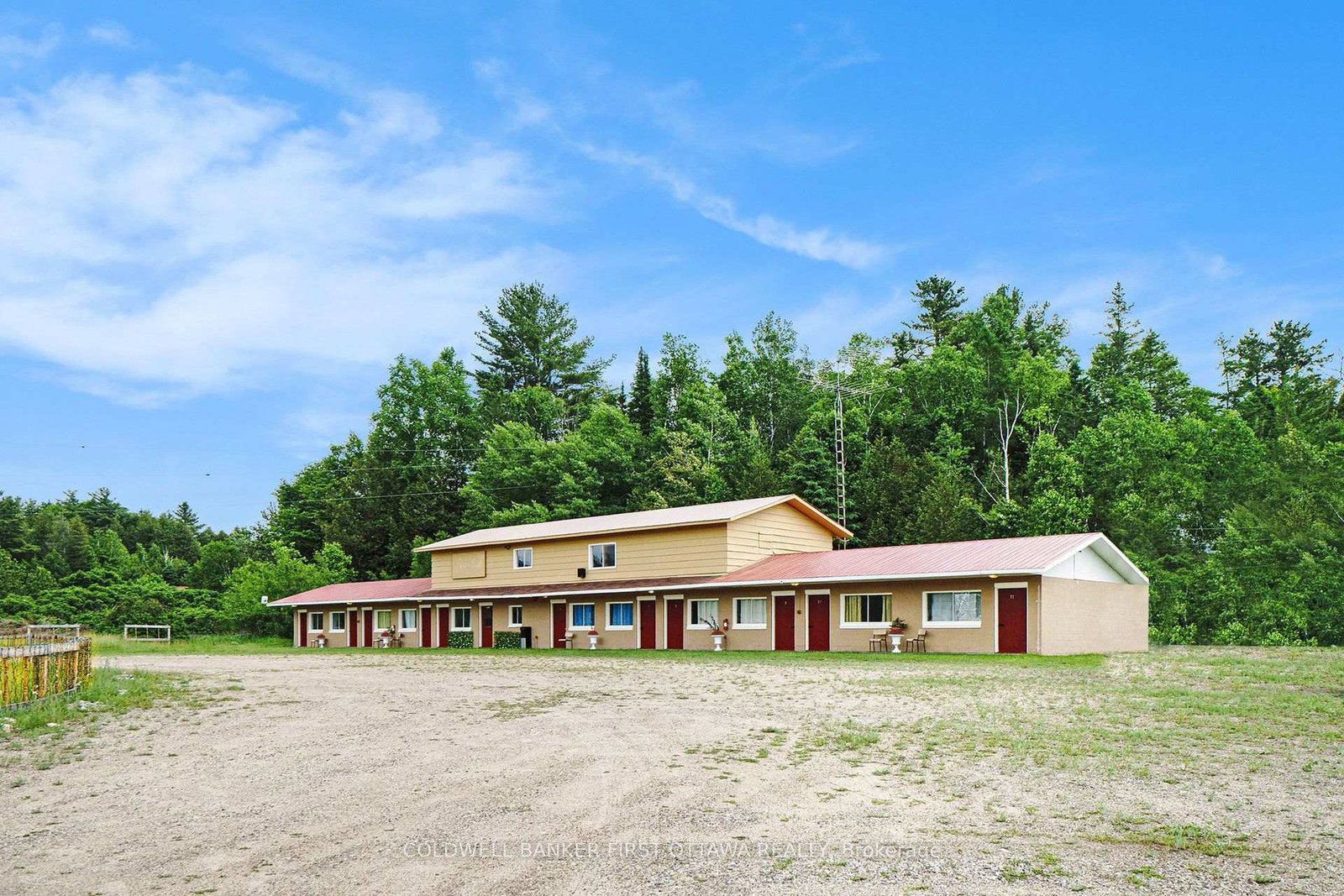 9628-hwy-509-frontenac-ontario-x13700818