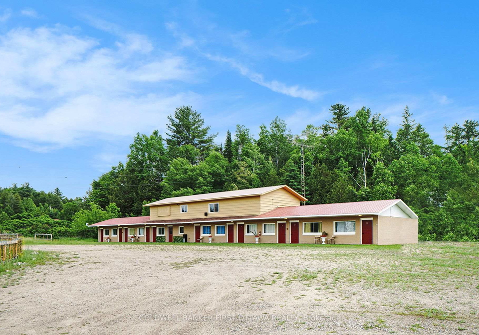 9628-hwy-509-frontenac-ontario-x13700818