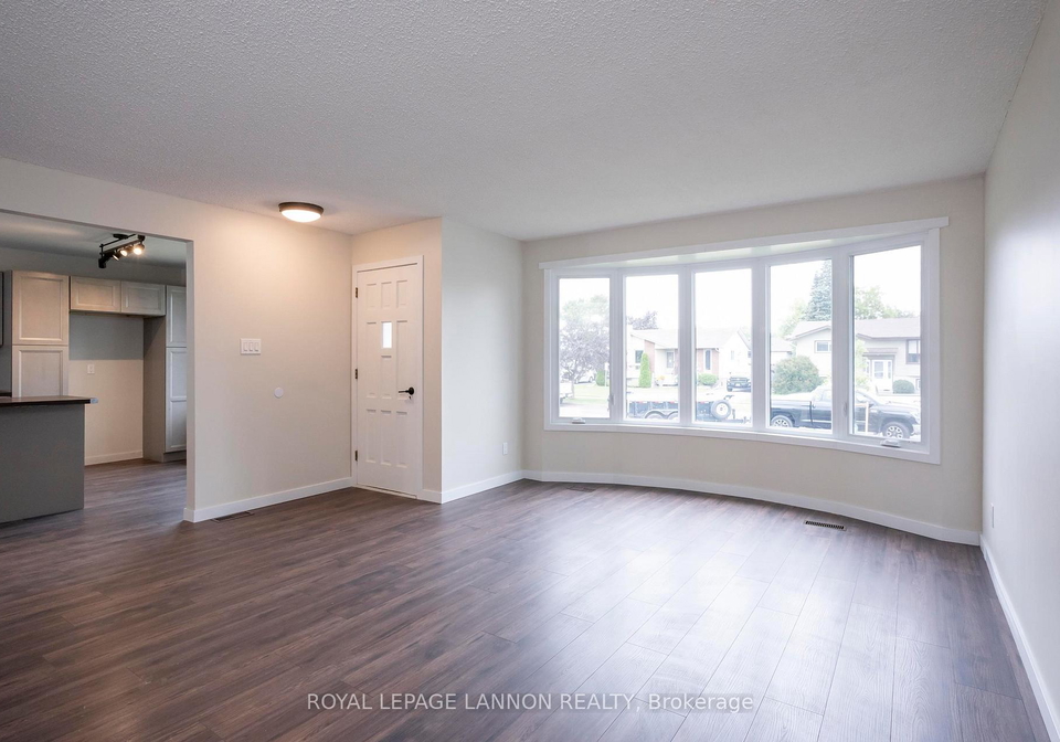262-sheridan-crescent-thunder-bay-ontario-x13700964