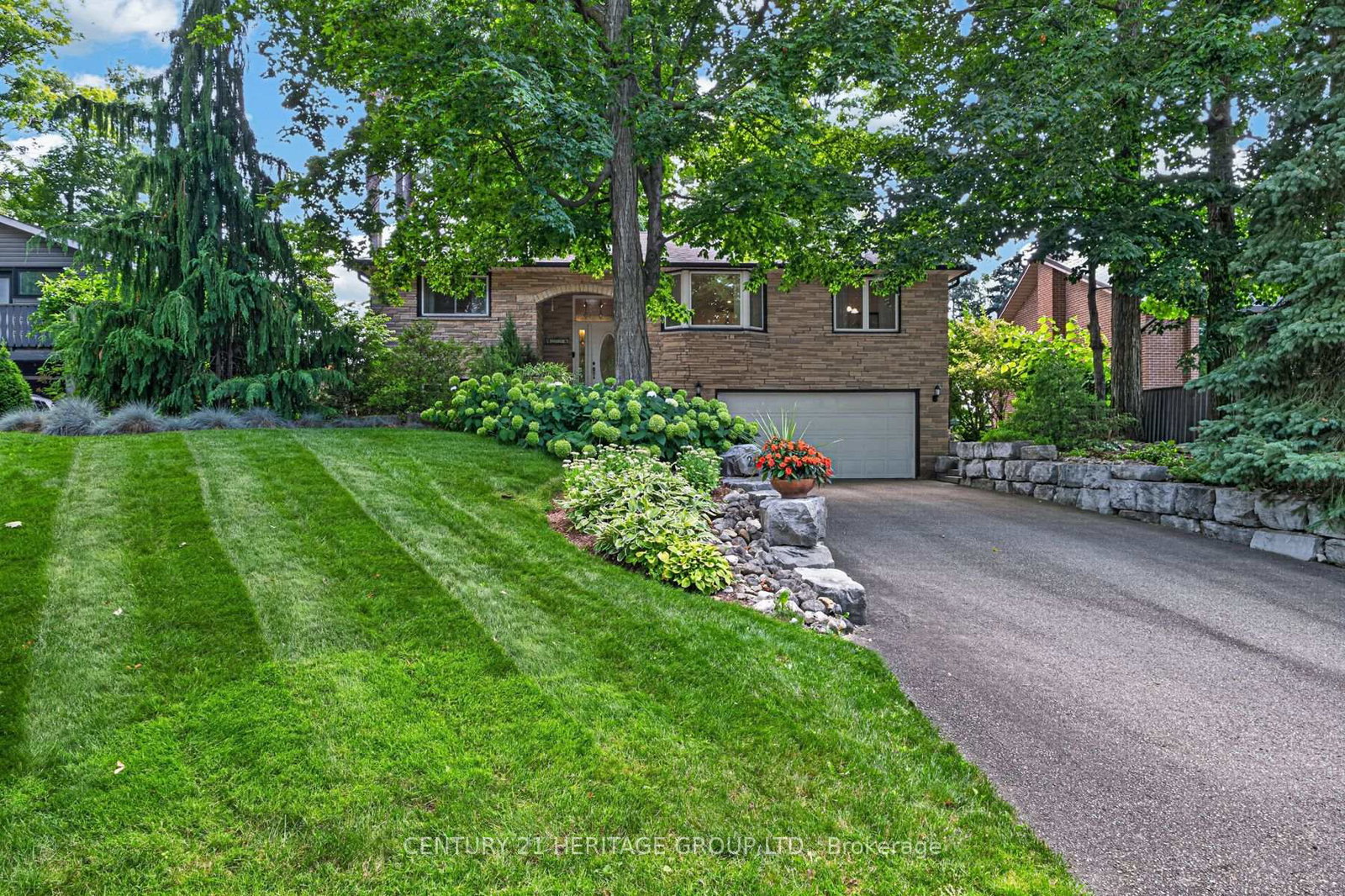 245-corrie-crescent-waterloo-ontario-x13701000