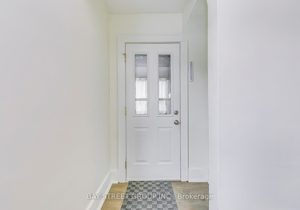 150-crosthwaite-avenue-n-hamilton-ontario-x13701026