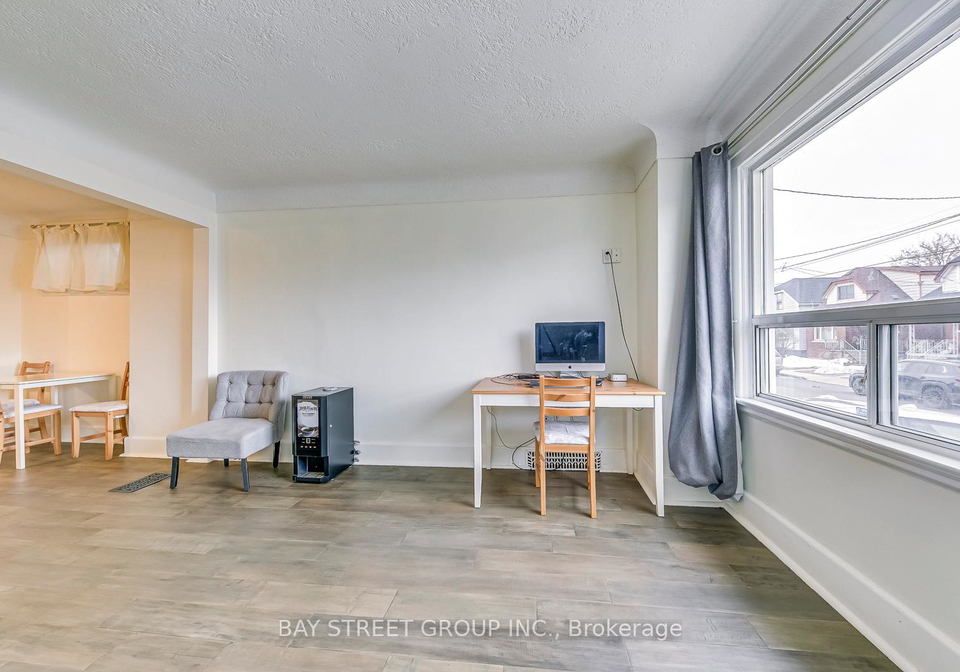 150-crosthwaite-avenue-n-hamilton-ontario-x13701026