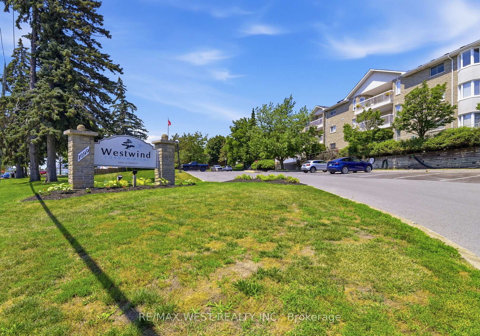 1099-clonsilla-avenue-peterborough-ontario-x13701092