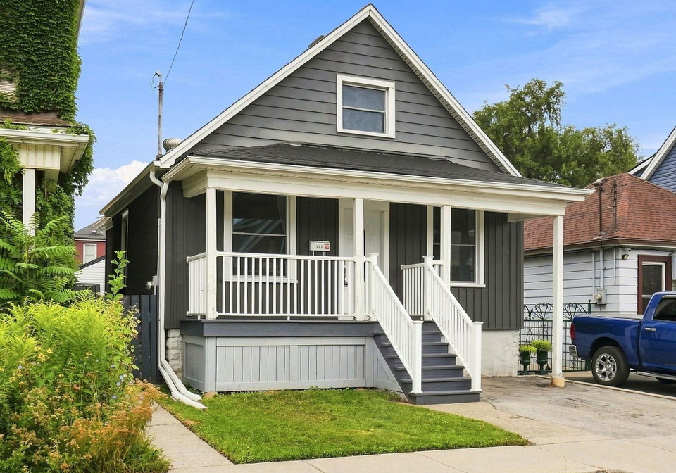 241-rosslyn-avenue-n-hamilton-ontario-x13701250