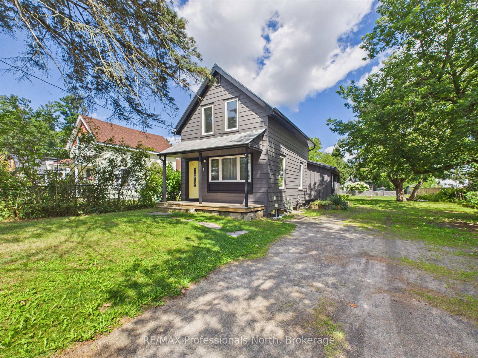 3-spadina-avenue-bracebridge-ontario-x13701356