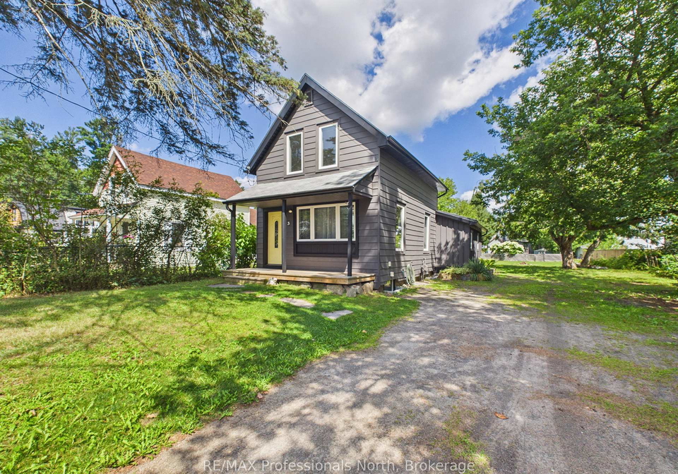 3-spadina-avenue-bracebridge-ontario-x13701356