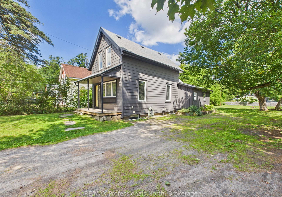 3-spadina-avenue-bracebridge-ontario-x13701356