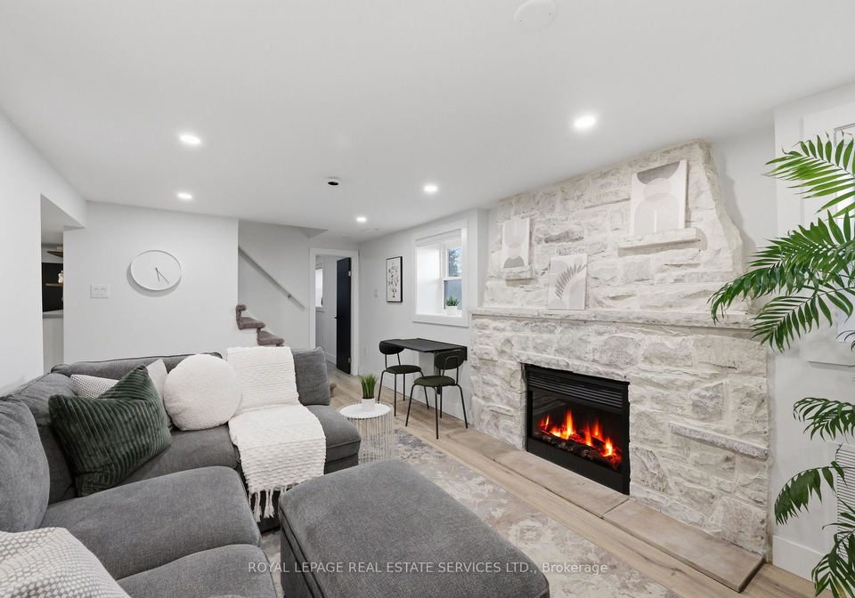 8-briscoe-street-w-london-south-ontario-x13701684