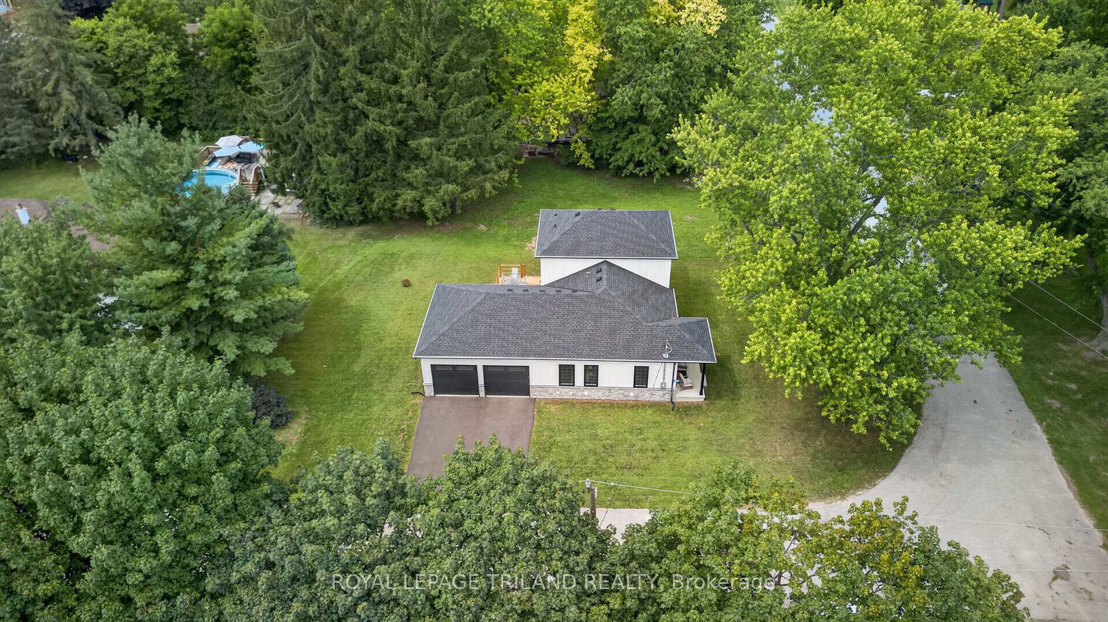 4397-mill-crescent-north-middlesex-ontario-x13701690