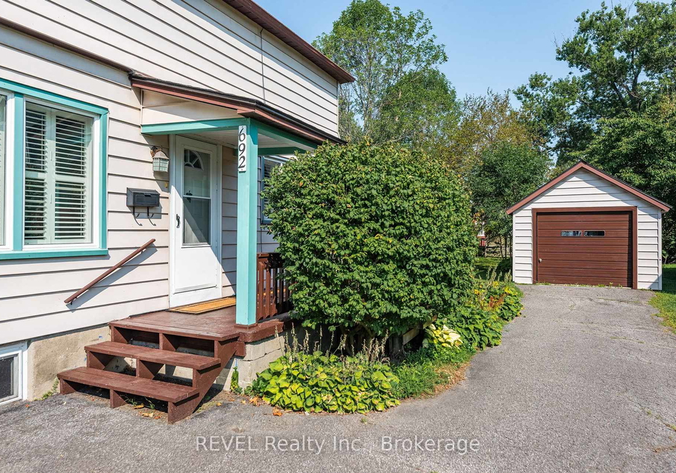 692-lakeshore-road-fort-erie-ontario-x13701738