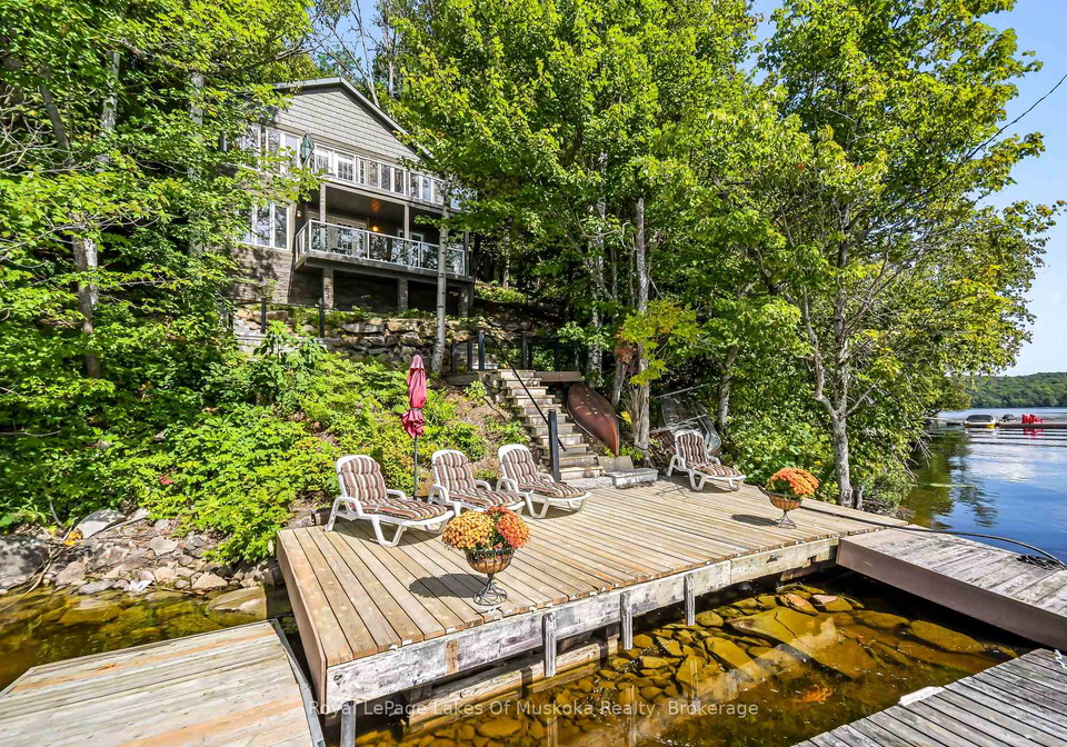 311-lake-vernon-wa-huntsville-ontario-x13701796