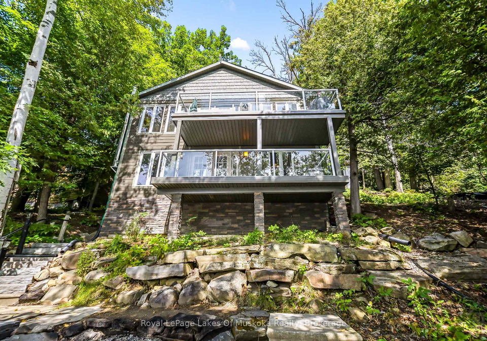 311-lake-vernon-wa-huntsville-ontario-x13701796