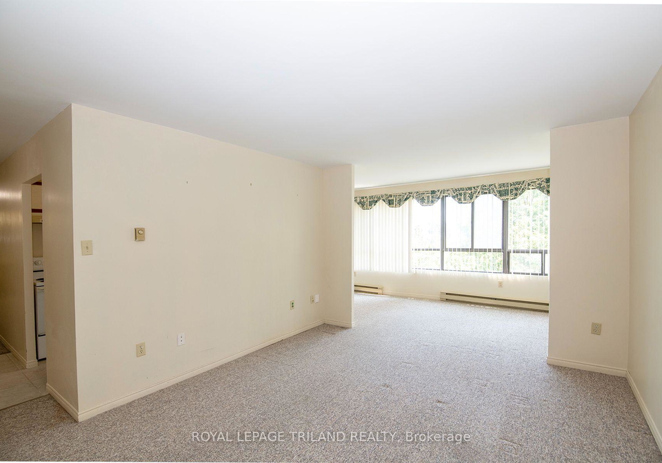 135-base-line-road-w-london-south-ontario-x13701912