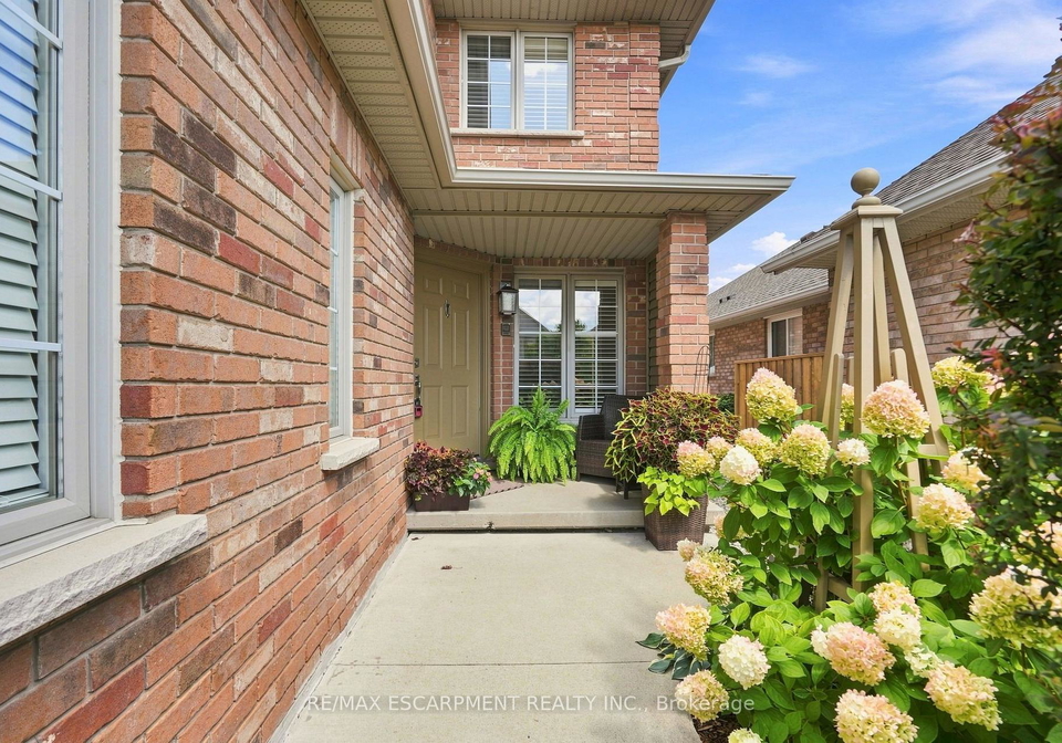 64-redfern-avenue-hamilton-ontario-x13701918
