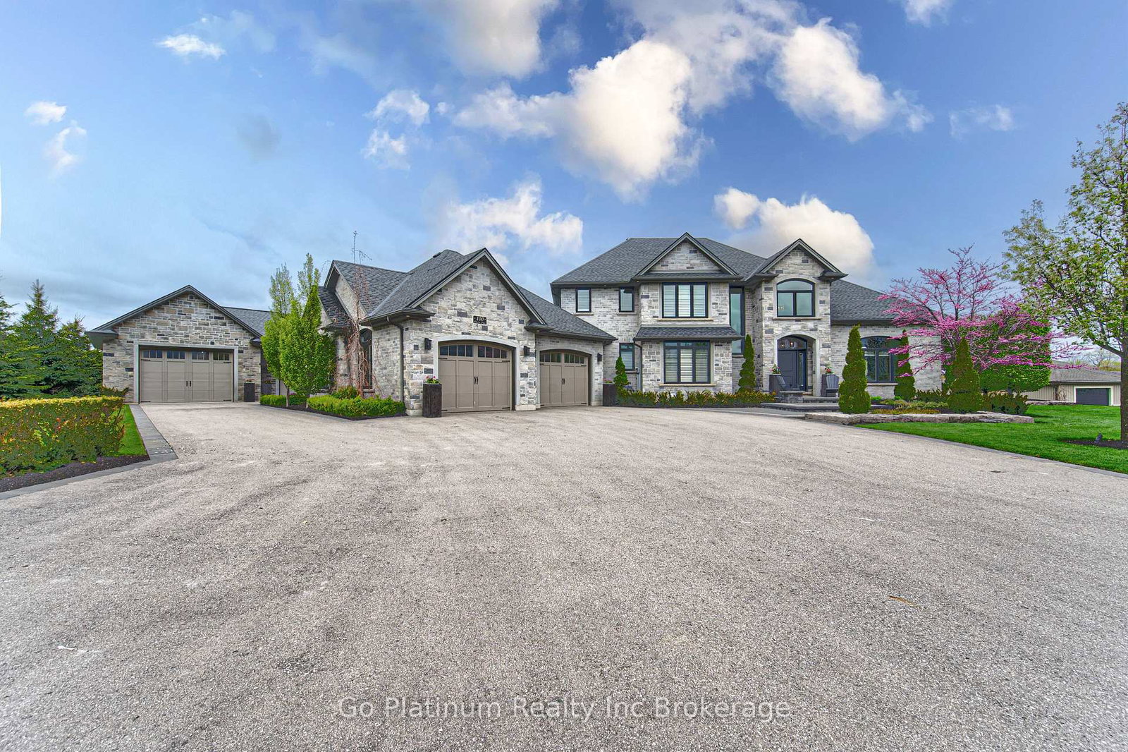 100-deer-crescent-norwich-ontario-x13701964