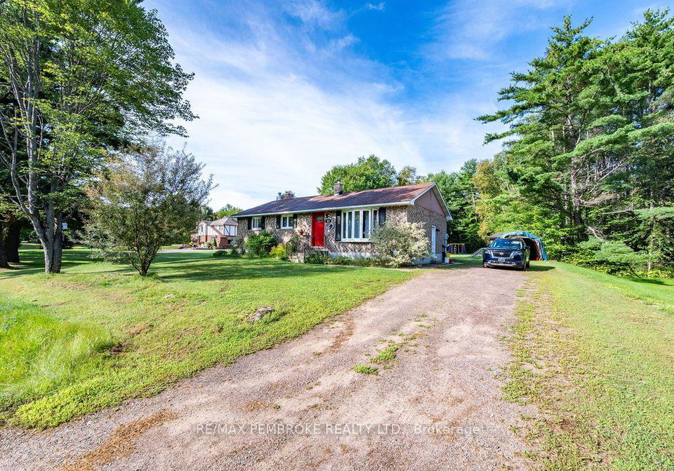 393-biggs-road-laurentian-valley-ontario-x13702202