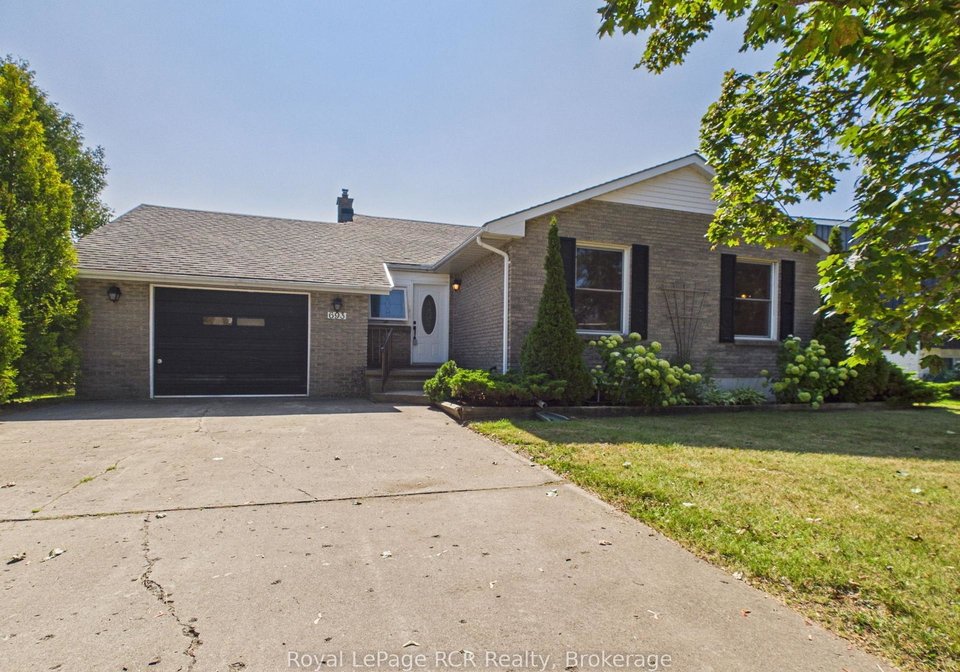 693-macyoung-drive-kincardine-ontario-x13702208