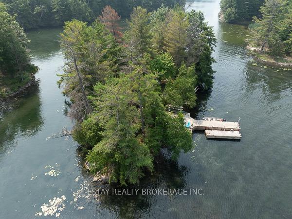 1-island-60-leeds-and-the-thousand-islands-ontario-x13702518