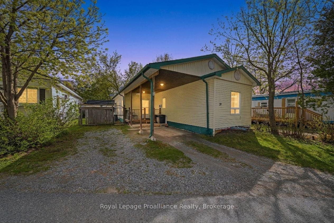 63-whites-road-quinte-west-ontario-x13702634