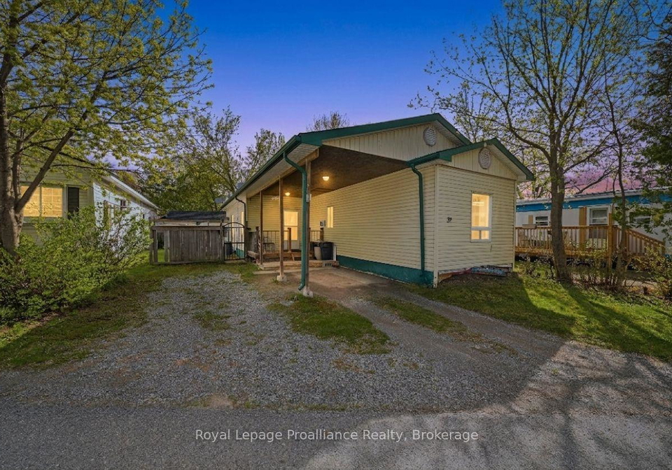 63-whites-road-quinte-west-ontario-x13702634