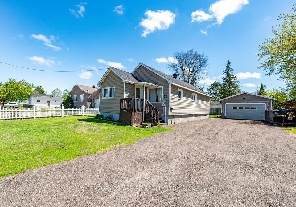 20-hilda-street-petawawa-ontario-x13702676