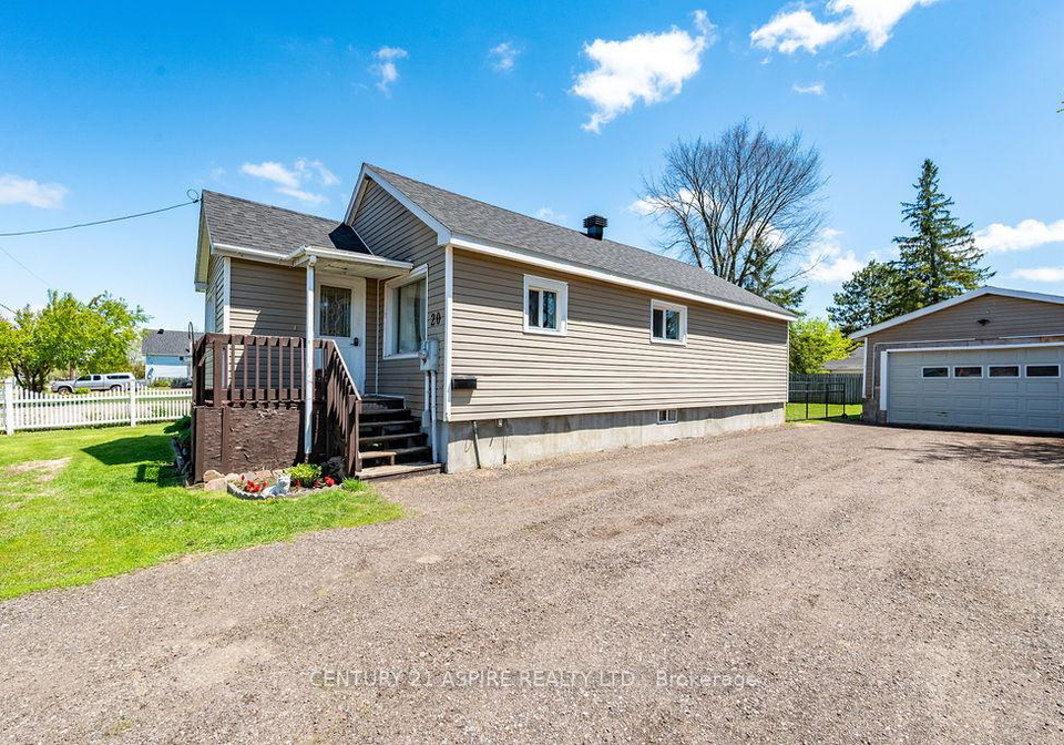 20-hilda-street-petawawa-ontario-x13702676