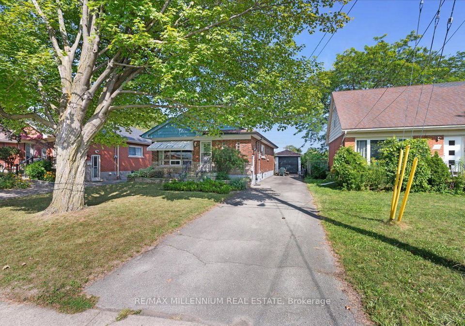 37-radford-street-hamilton-ontario-x13702694