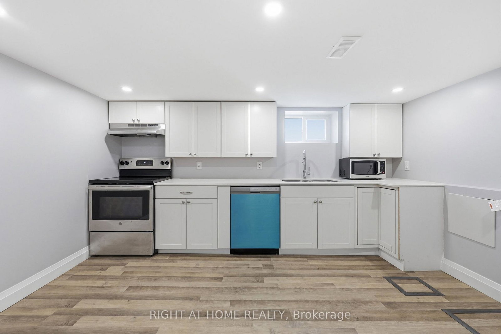 38-martin-road-hamilton-ontario-x13702734