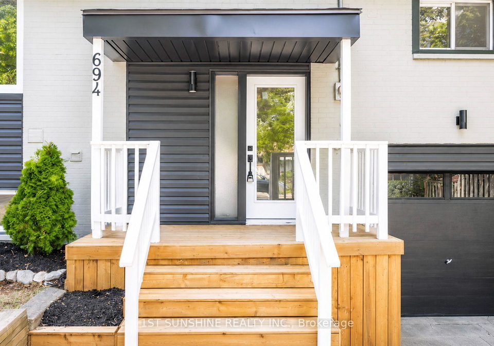 694-upper-ottawa-street-hamilton-ontario-x13702768