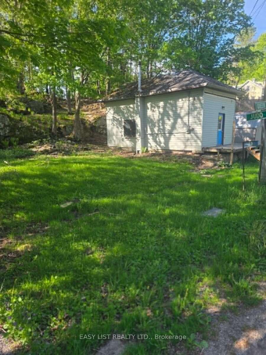 19-queen-street-rideau-lakes-ontario-x13702826
