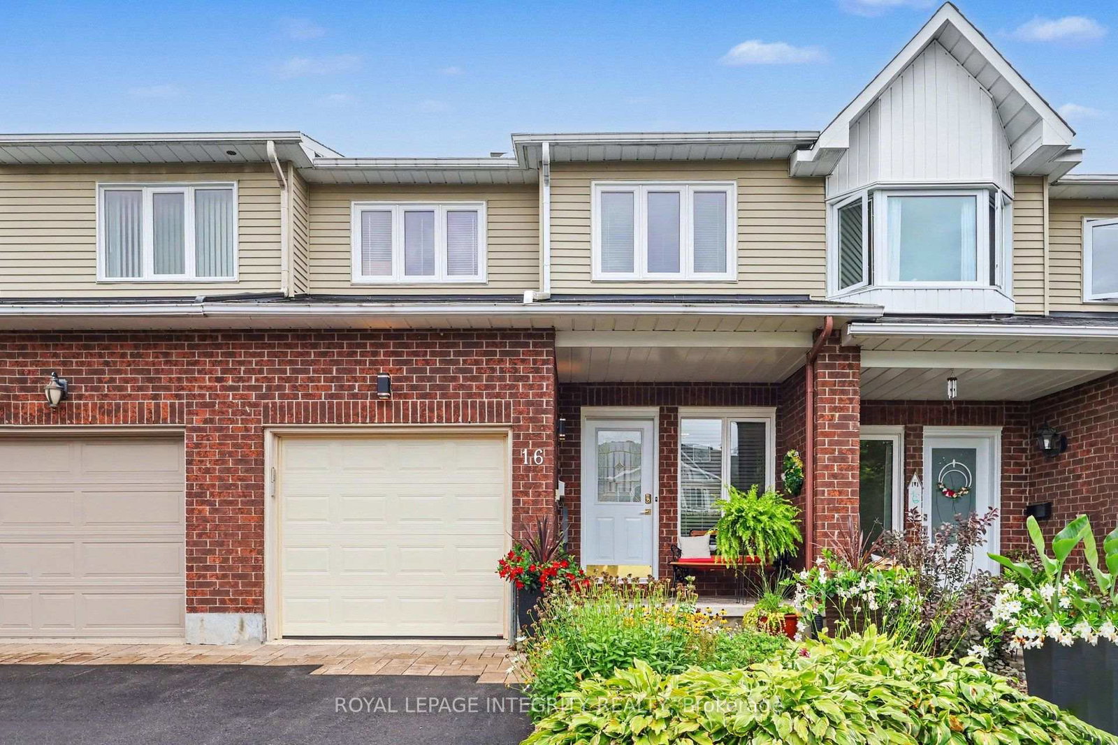 16-e-streamwood-lane-ottawa-ontario-x13703158