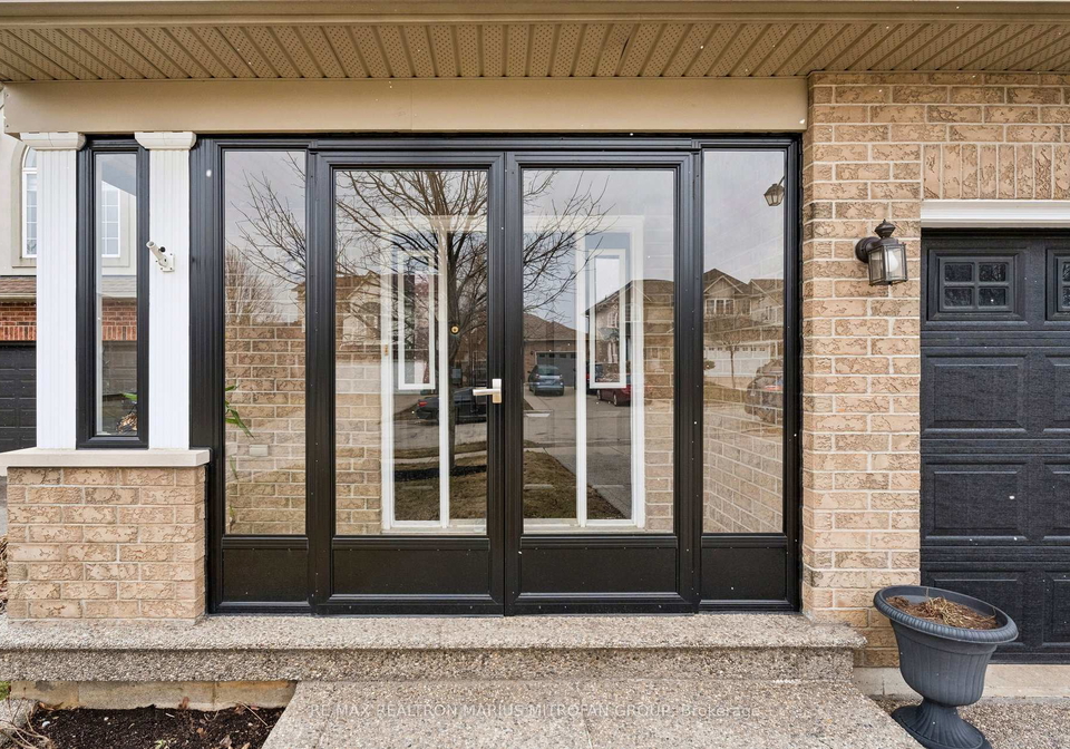 58-whiterock-avenue-hamilton-ontario-x13703352