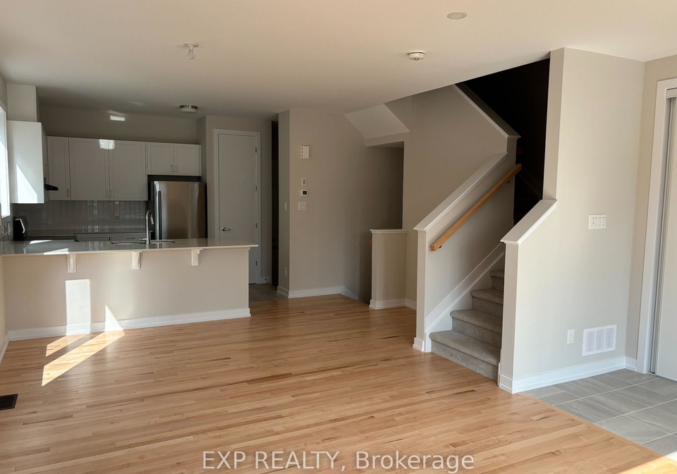 530-oldenburg-avenue-ottawa-ontario-x13703564