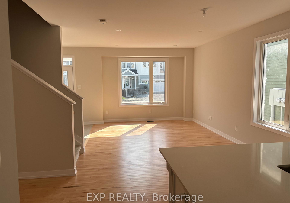530-oldenburg-avenue-ottawa-ontario-x13703564
