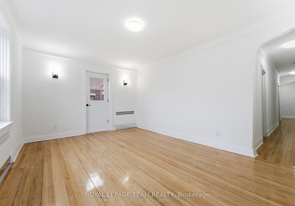 235-cooper-street-ottawa-ontario-x13704350