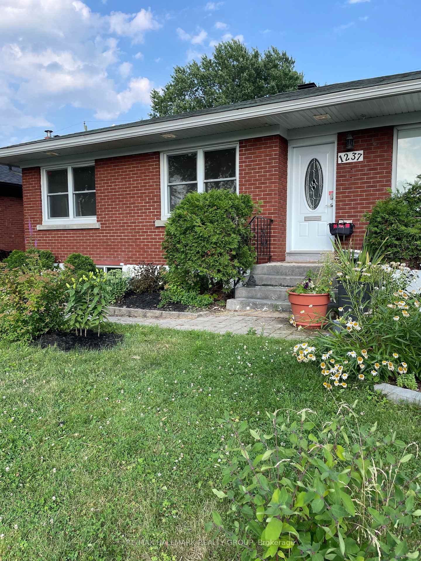 1237-field-street-ottawa-ontario-x13704442
