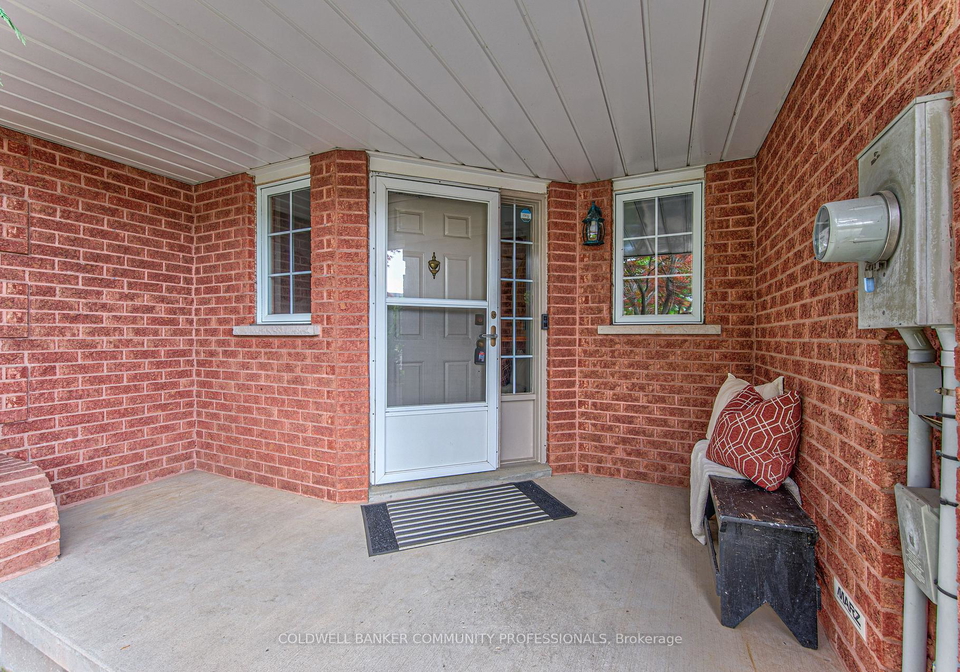86-chelsea-crescent-hamilton-ontario-x13704452