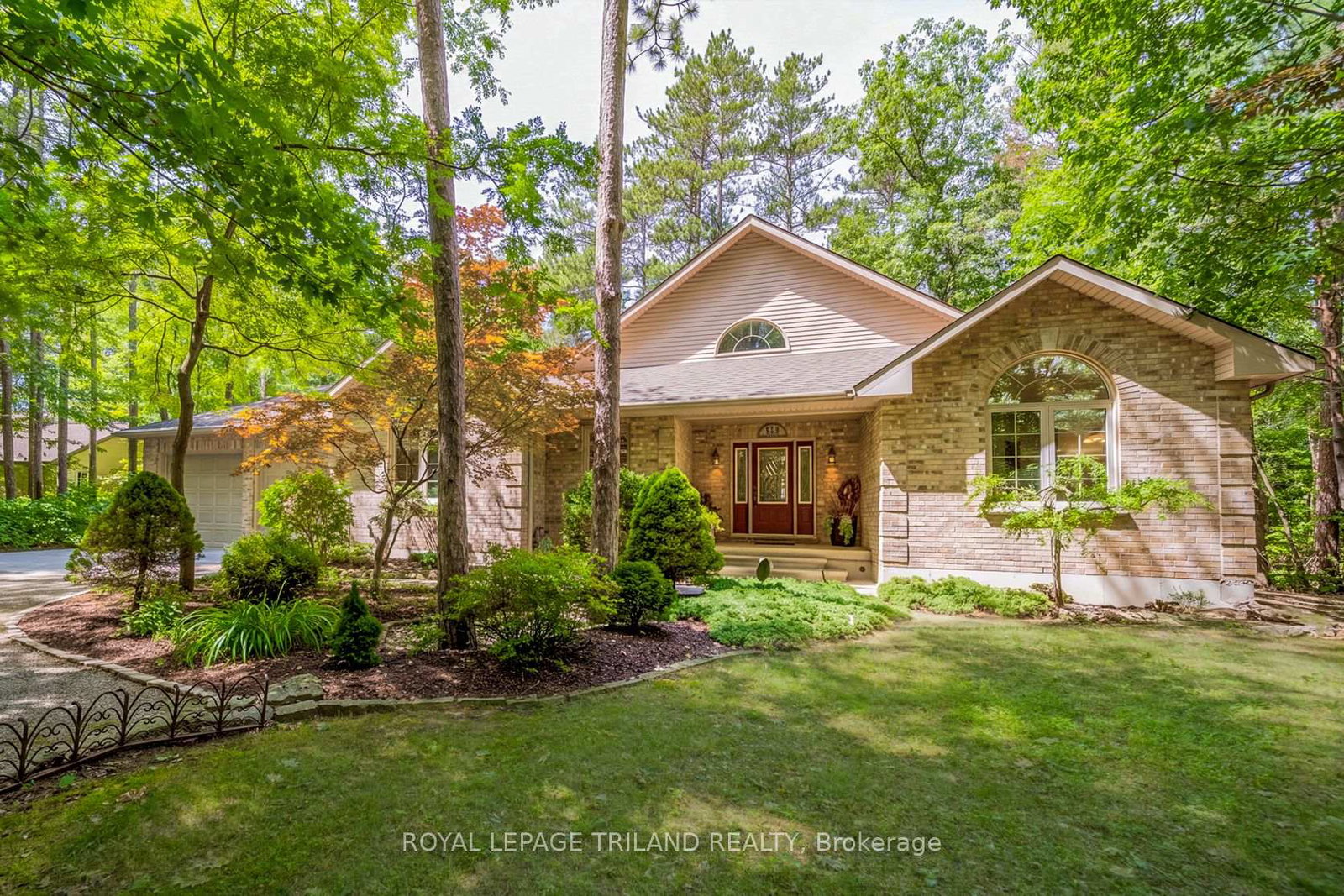 9958-riverview-road-lambton-shores-ontario-x13704458