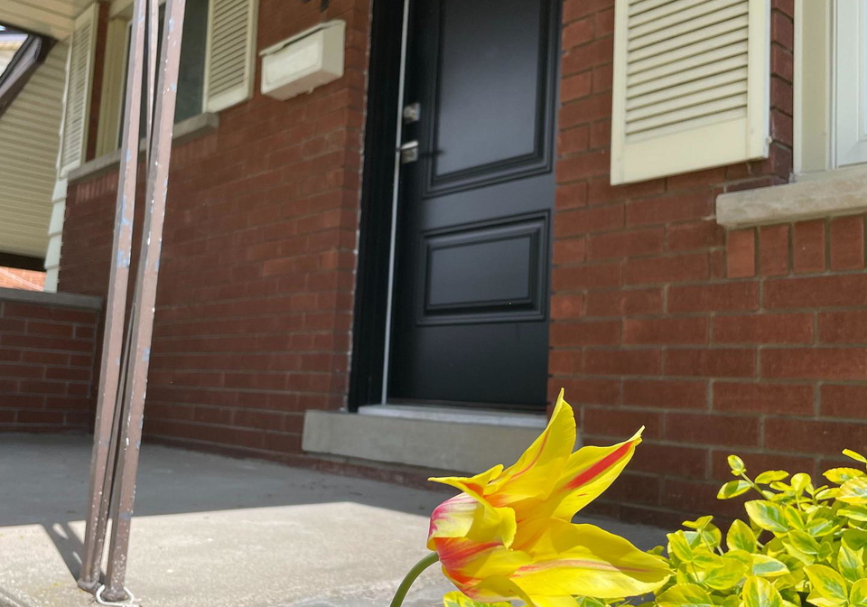 37-goldfinch-road-hamilton-ontario-x13704836