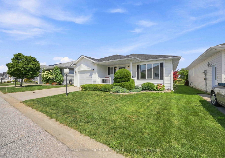 5700-blackwell-side-road-sarnia-ontario-x13705268