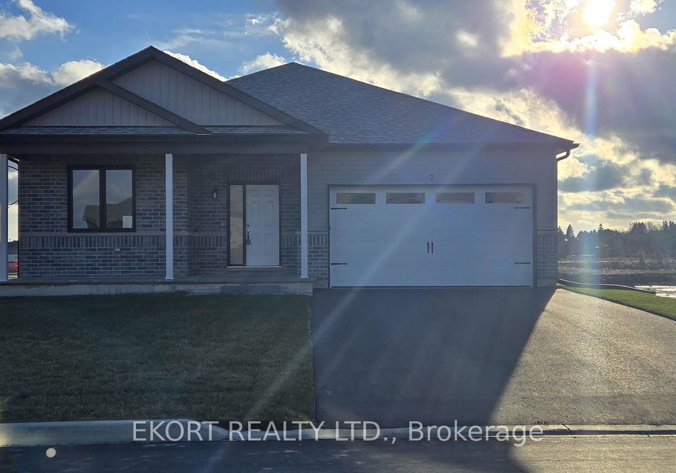 7-french-street-prince-edward-county-ontario-x13705312