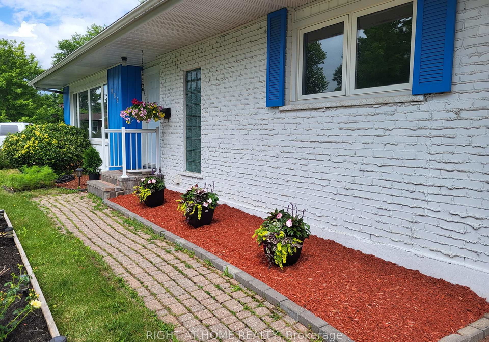 989-goren-avenue-ottawa-ontario-x13705966