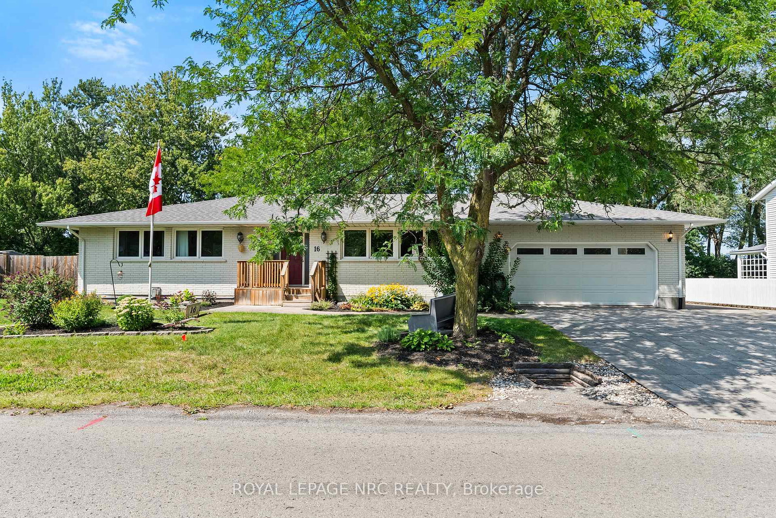 16-dumfries-street-niagara-on-the-lake-ontario-x13706304