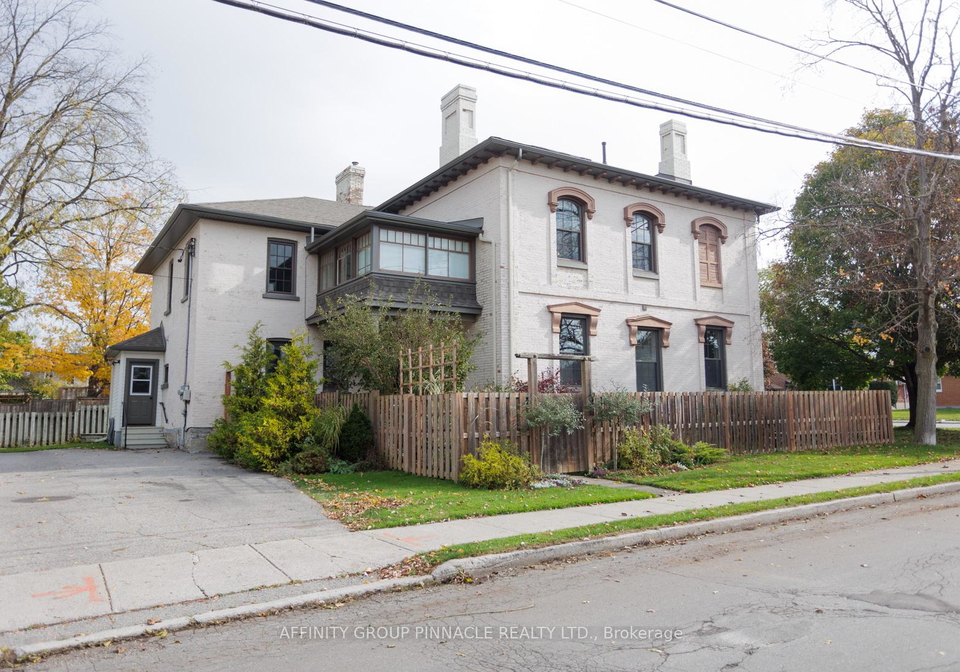 12-russell-street-e-kawartha-lakes-ontario-x13706448