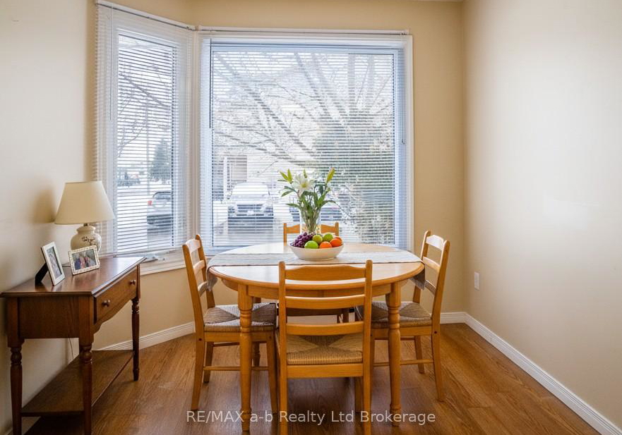 10-dufferin-street-norwich-ontario-x13706526