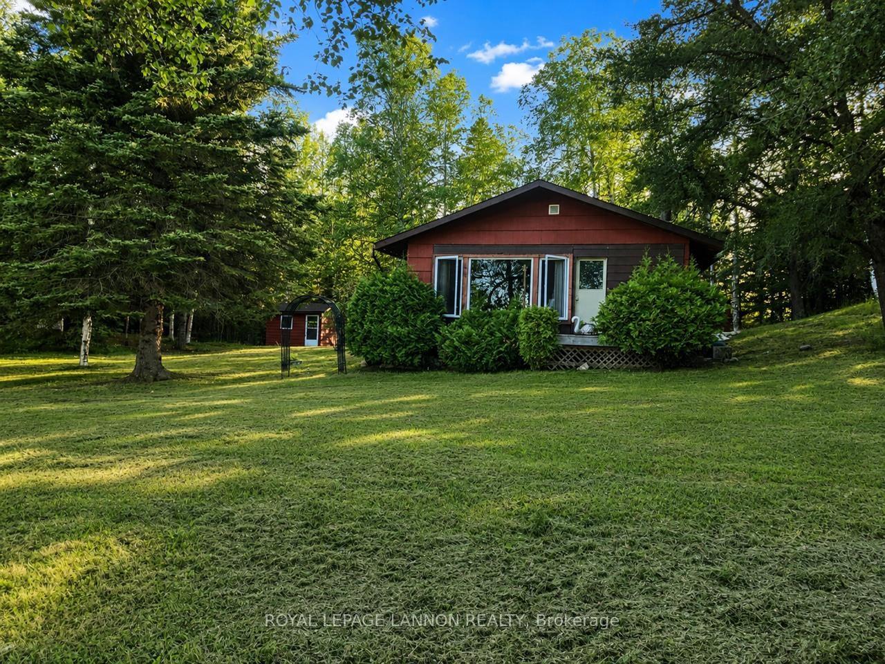 0-cranberry-thunder-bay-remote-area-ontario-x13706686