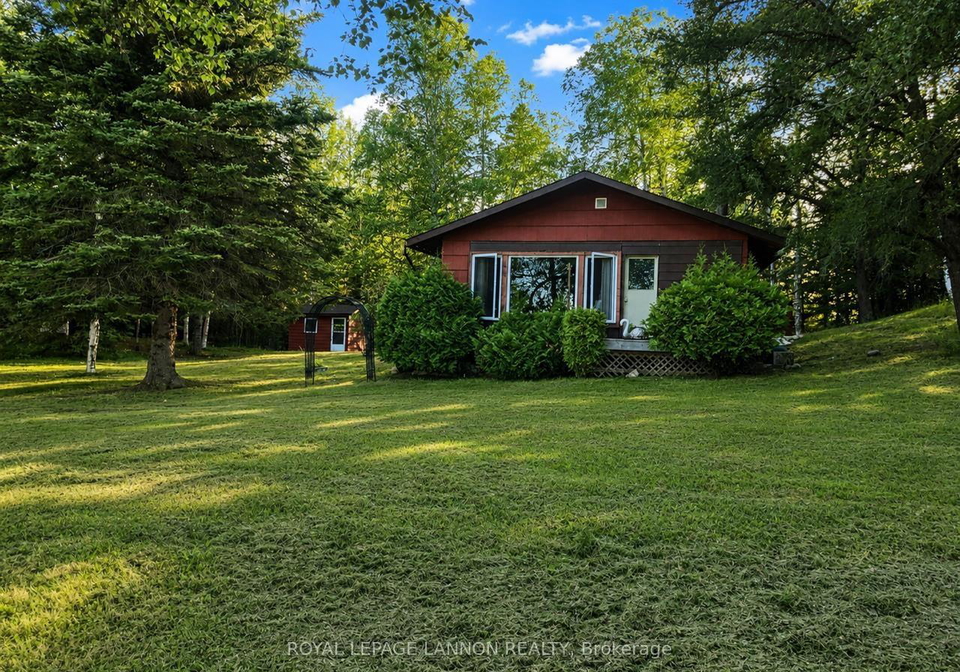 0-cranberry-thunder-bay-remote-area-ontario-x13706686