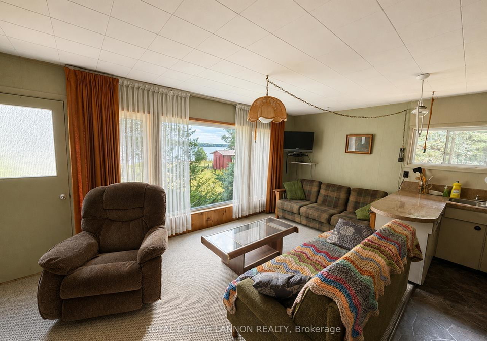 0-cranberry-thunder-bay-remote-area-ontario-x13706686